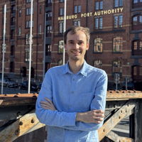 Dennis Alan Compton (Hamburg & Online)